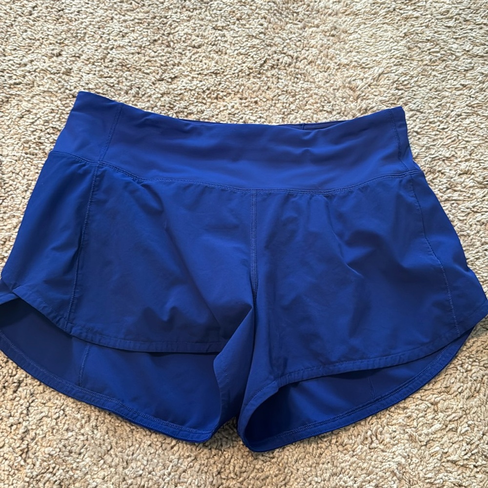 Size 6 4in lululemon shorts EUC